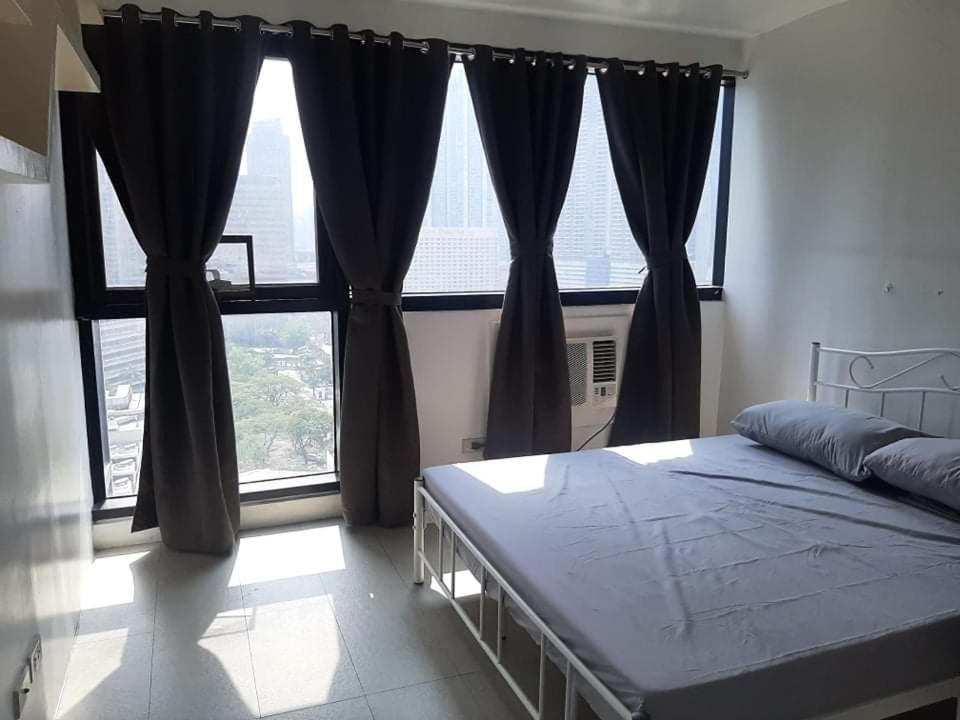 Spacious 2 Bedroom Unit With Pool Manila Esterno foto