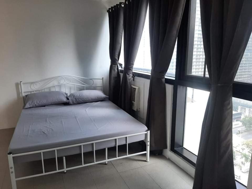 Spacious 2 Bedroom Unit With Pool Manila Esterno foto